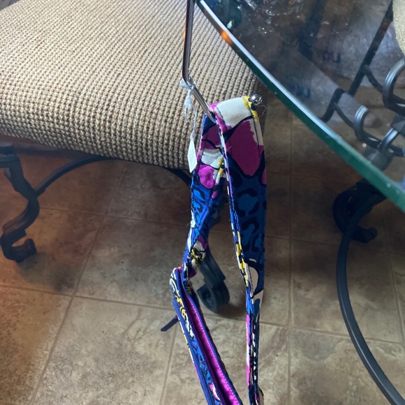 Swarovski Crystal Crown Design on Enameled Purse Hanger/Holder - Picture 5 of 5